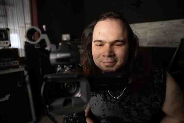 Johny Juráň koncertuje