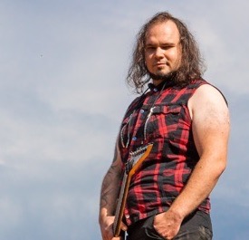 Johny Juráň koncertuje